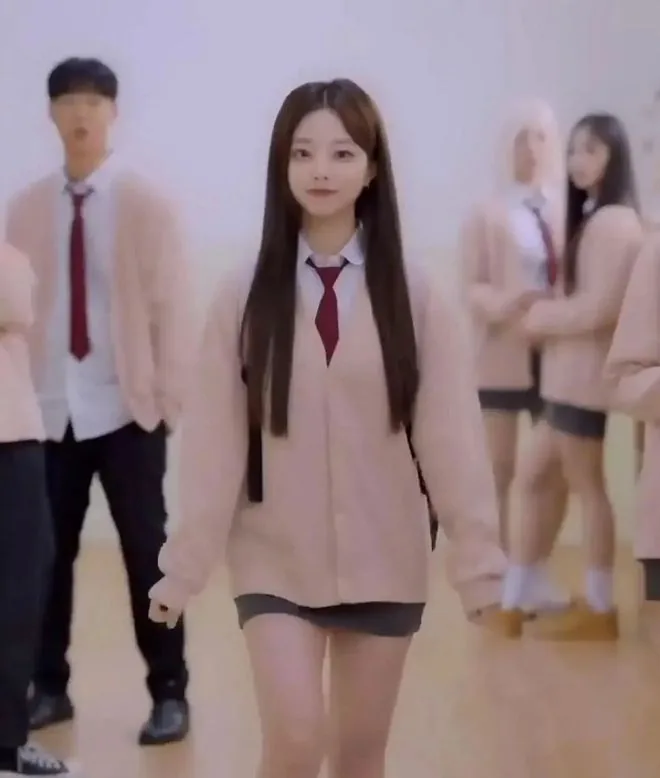 我的女朋友和我三个妹妹们什么关系