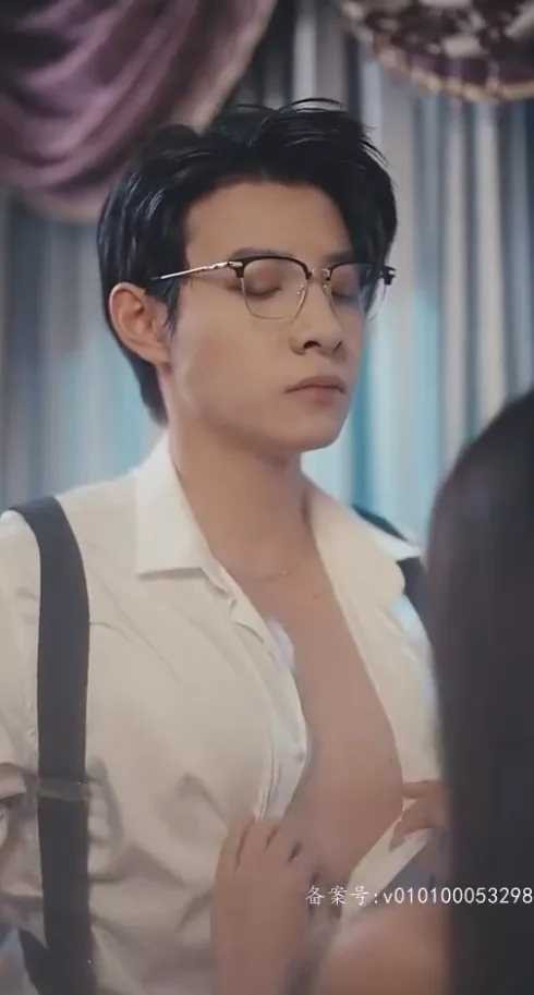 病娇大佬又凶又宠超粘人